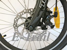 Купить передний дисковый тормоз на складной велосипед с электродвигателем Motus 2P 500 в Москве 